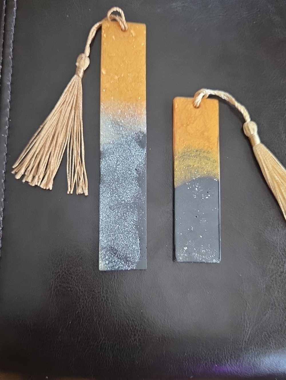 ✨️Handmade Gold and Gray Resin Bookmark with Tassel - Home Accents